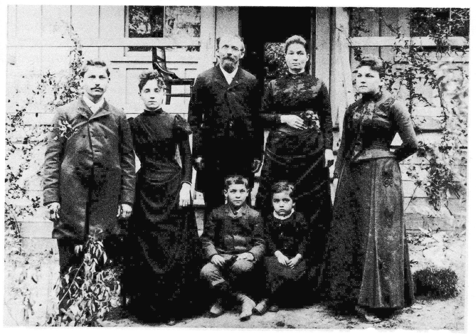 Levi_Weston_Simmons-family